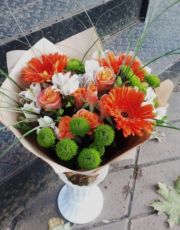 Букет цветов из: Герберы, Хризантемы, Альстромерии и Розы в Зеленоборском