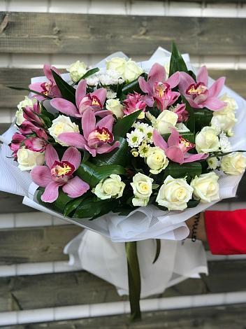 Букет цветов из: Розы и Хризантемы в Зеленоборском