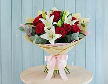 Букет цветов из:  Лилии и Розы в Зеленоборском