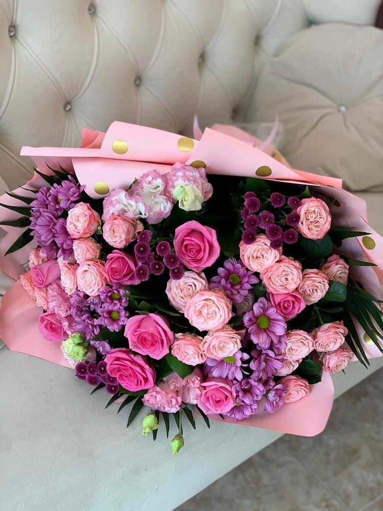 Букет цветов из: Хризантемы, Розы и Лизиантусы в Зеленоборском