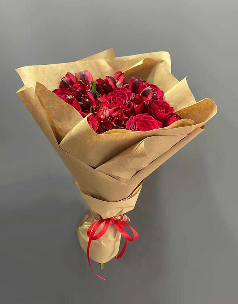 Букет цветов из: Альстромерии и Розы в Зеленоборском