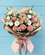 Букет цветов из:  Розы, Альстромерии и Лизиантусы в Зеленоборском