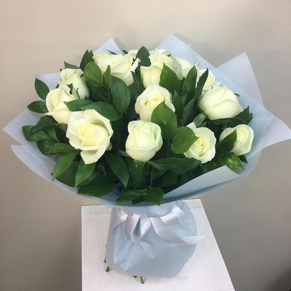 Букет 15 Белых роз Проуд в Зеленоборском