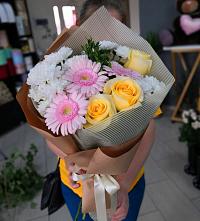 Букет цветов из:  Герберы, Розы и Хризантемы в Зеленоборском