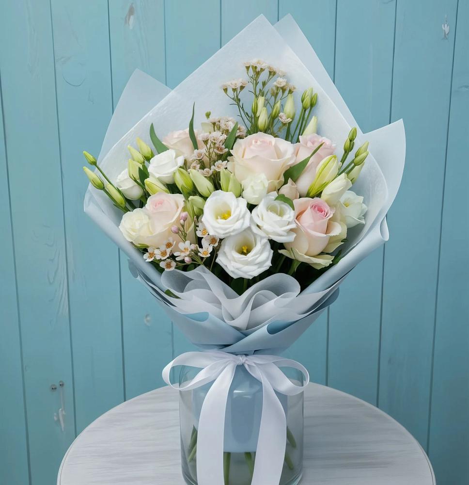 Букет цветов из: Розы и Лизиантусы в Зеленоборском