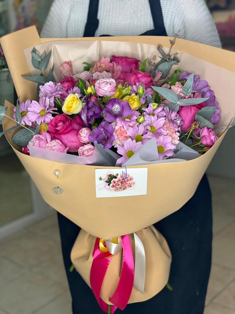 Букет цветов из: Хризантемы, Гвоздики и Альстромерии в Зеленоборском