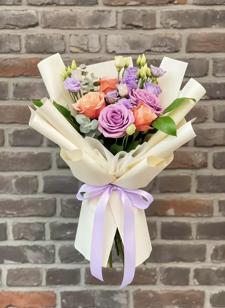 Букет цветов из: Лизиантусы и Розы в Зеленоборском