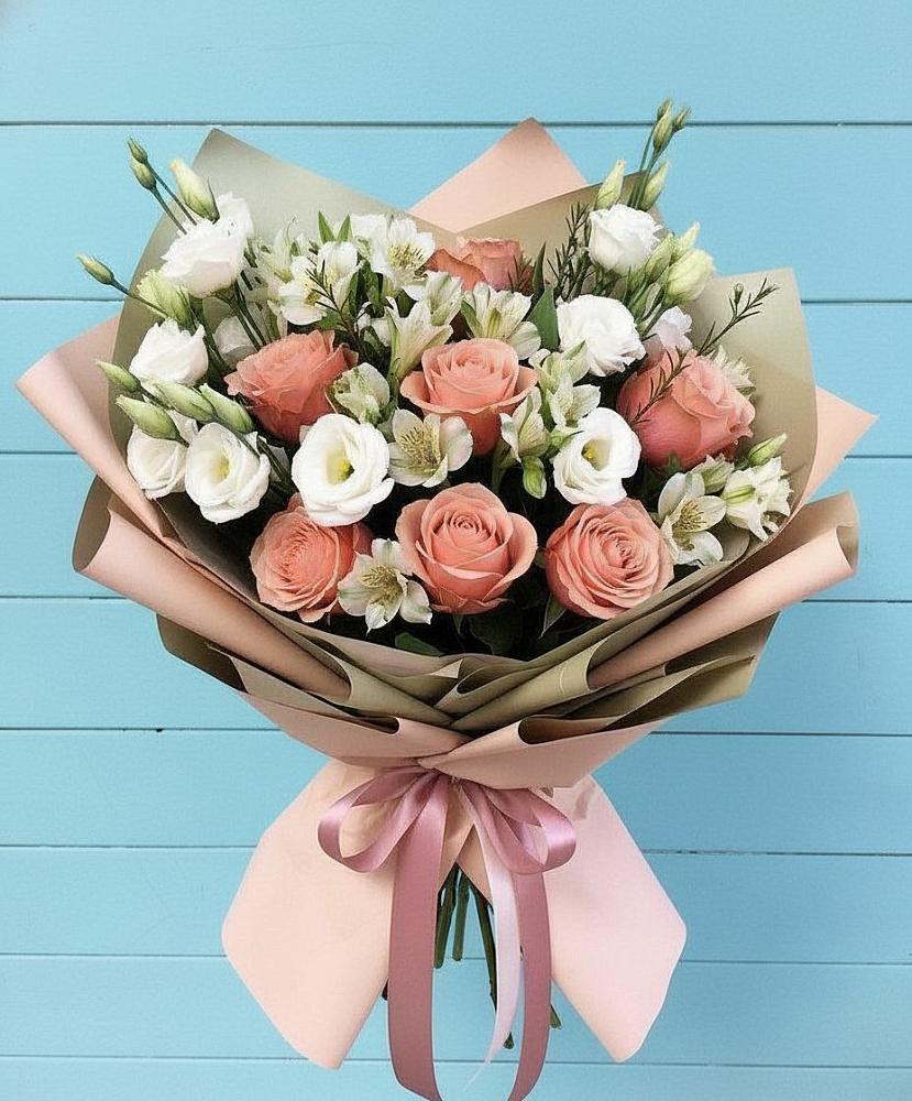 Букет цветов из: Розы, Альстромерии и Лизиантусы в Зеленоборском