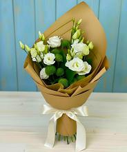 Букет цветов из:  Хризантемы и Лизиантусы в Зеленоборском