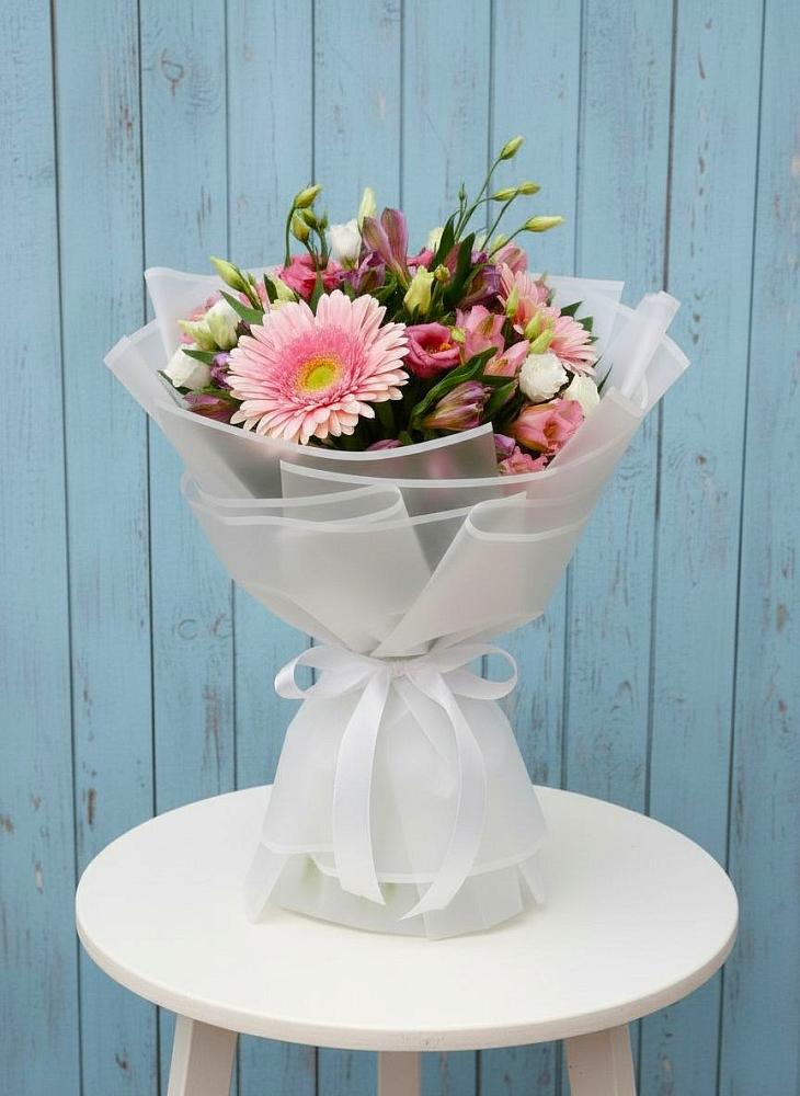 Букет цветов из: Герберы, Альстромерии и Лизиантусы в Зеленоборском