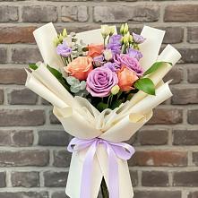 Букет цветов из:  Лизиантусы и Розы в Зеленоборском