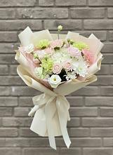 Букет цветов из:  Гвоздики, Розы, Лизиантусы и Хризантемы в Зеленоборском