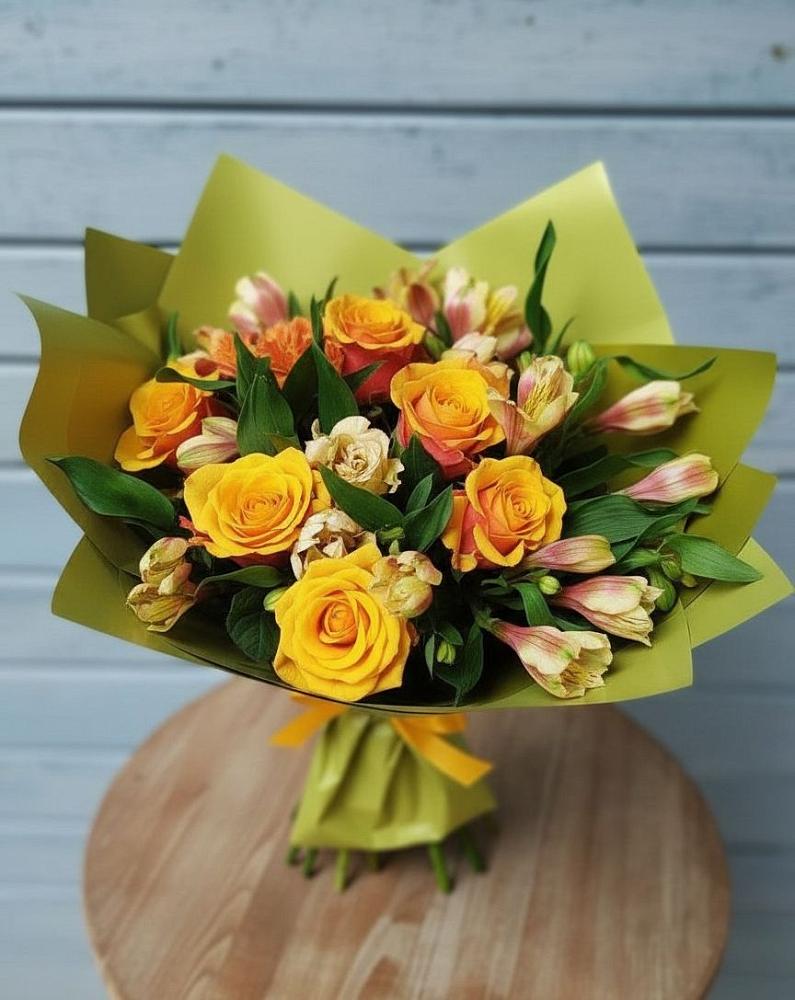 Букет цветов из: Альстромерии и Розы в Зеленоборском