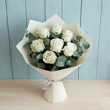 Букет Белые розы в Эвкалипте в Зеленоборском
