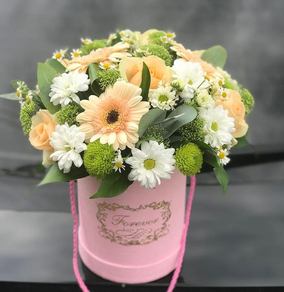 Цветочная композиция из Розы, Герберы и Хризантемы в шляпной коробке в Зеленоборском