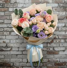 Букет цветов из:  Розы, Лизиантусы и Гвоздики в Зеленоборском